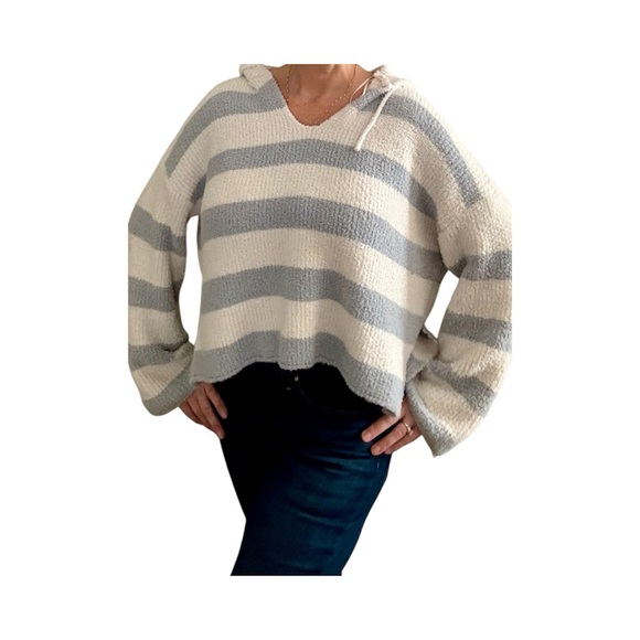 Cozy Striped Sweater with hood - Cream and Gray/blue - Picture 5 of 5